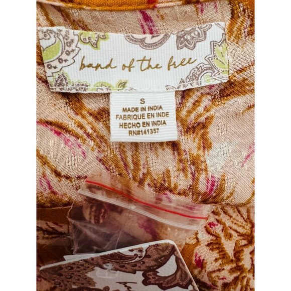 NWT Bohemian Small Band Of The Free Top Blouse Gold Blush Pink Paisley Print - Picture 2 of 12